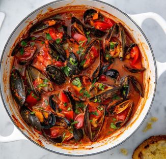 gallery-1499895381-mussels-tomato-garlic-delish