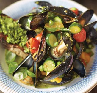 pesto mussels and toast